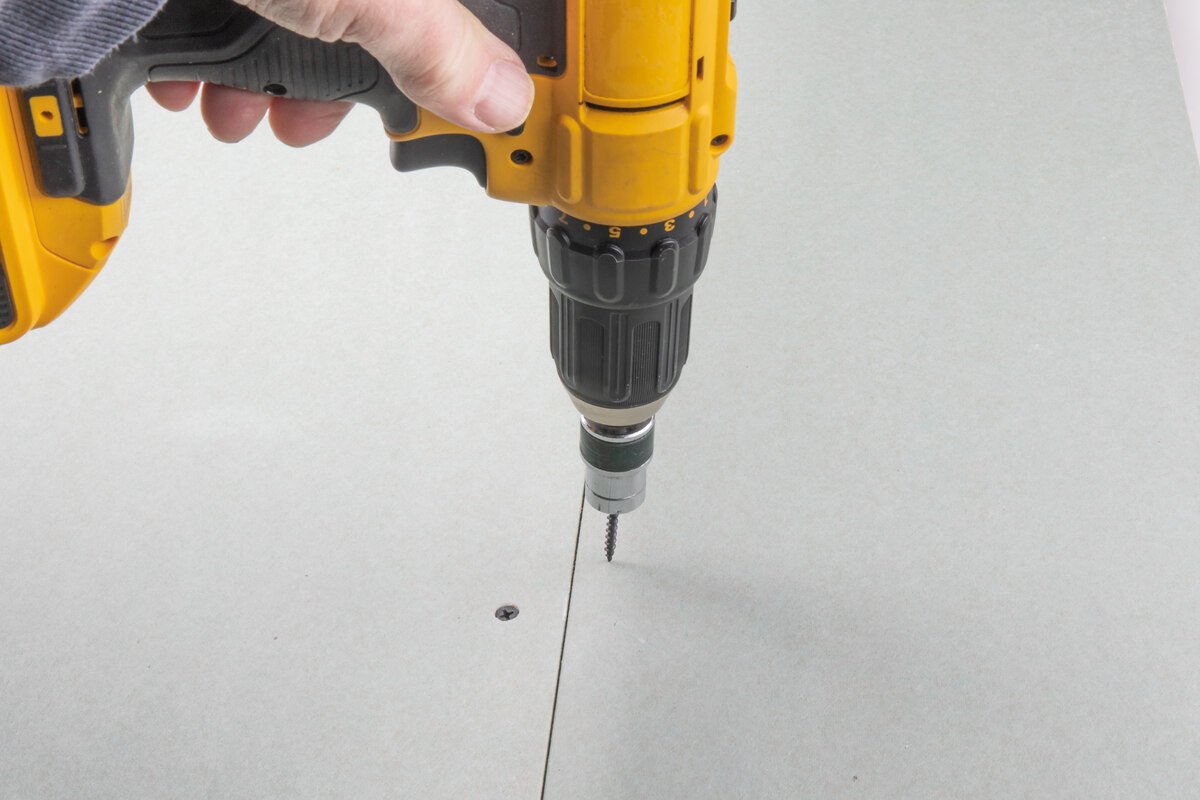 How to Drill into Drywall Safely: Step-by-Step Guide for Beginners