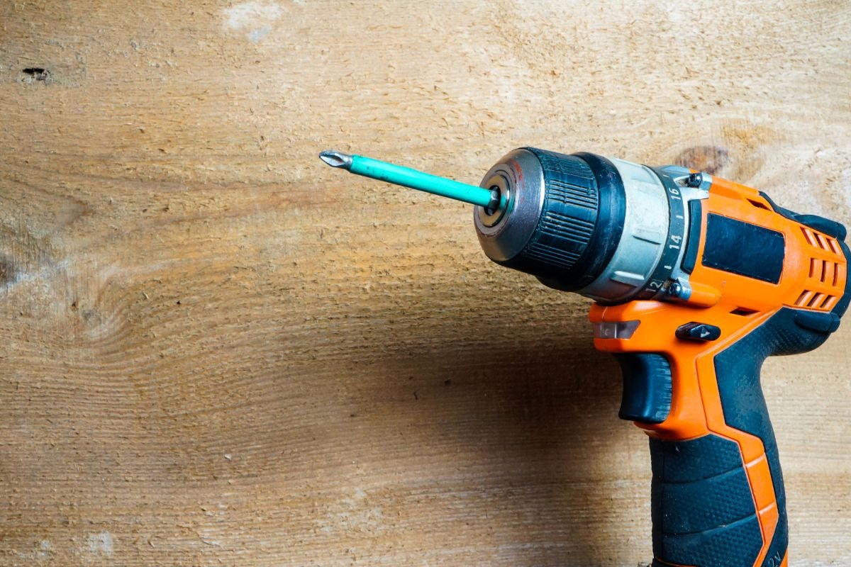 Use a Hammer Drill vs Regular Drill: Which One Should You Choose?