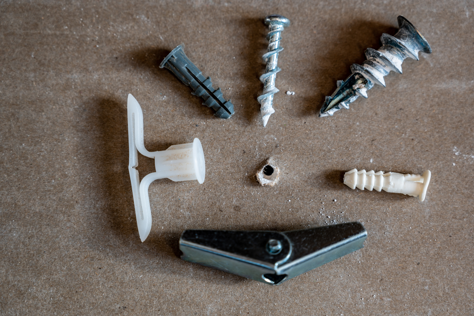 Types of Drywall Anchors: The Complete Guide to Choosing the Right One