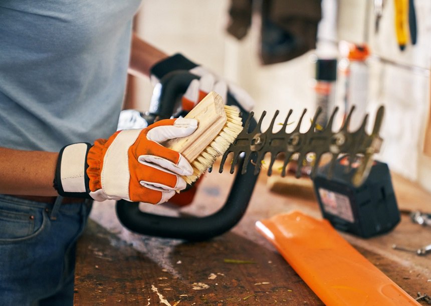 How to Clean Hedge Trimmer Blades for Better Performance and Longer Life