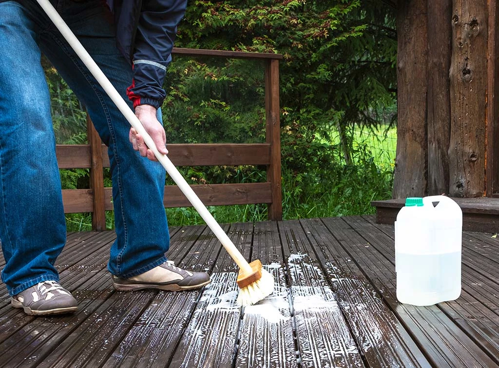How to Clean a Wood Deck Without a Pressure Washer: Easy and Effective Methods