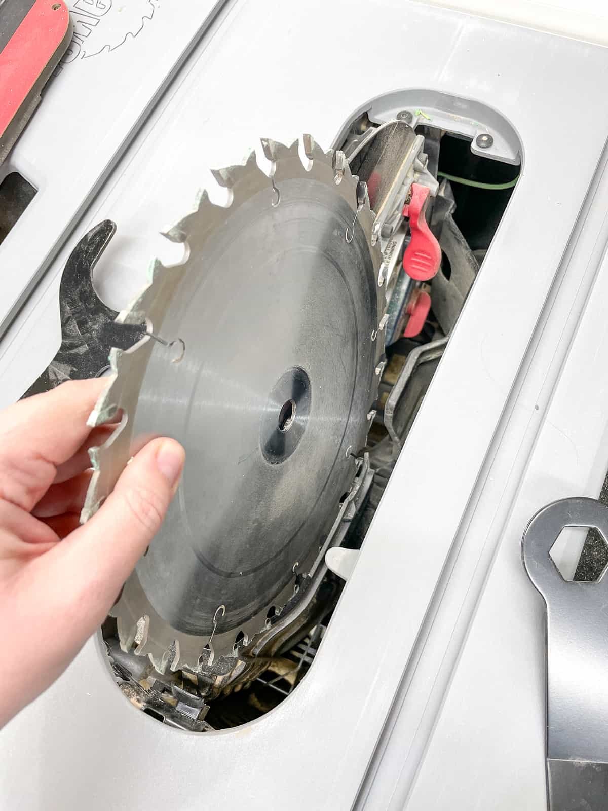 How to Clean a Table Saw Blade for Better Cutting Performance
