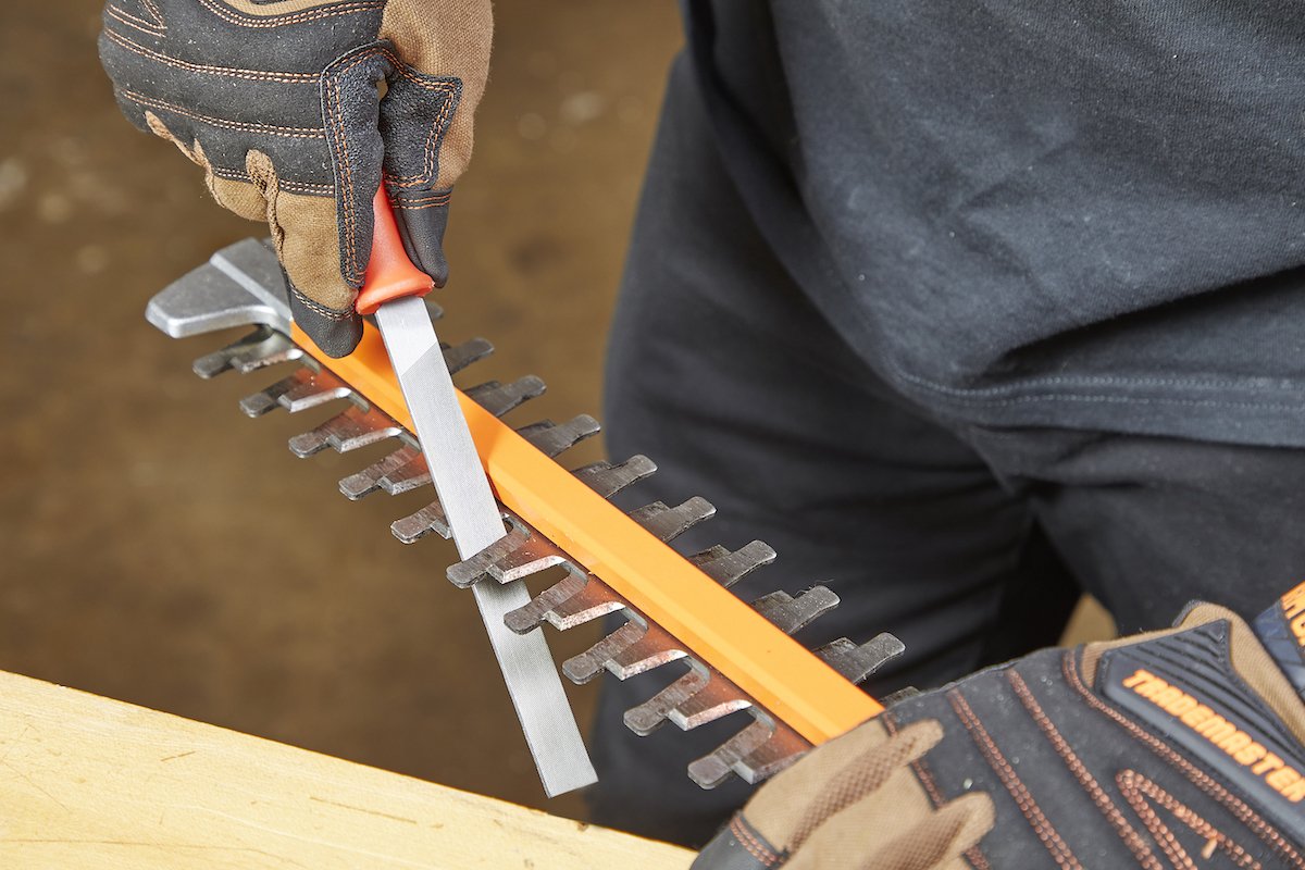 How to Sharpen Hedge Trimmer Blades for Cleaner Cuts and Better Performance